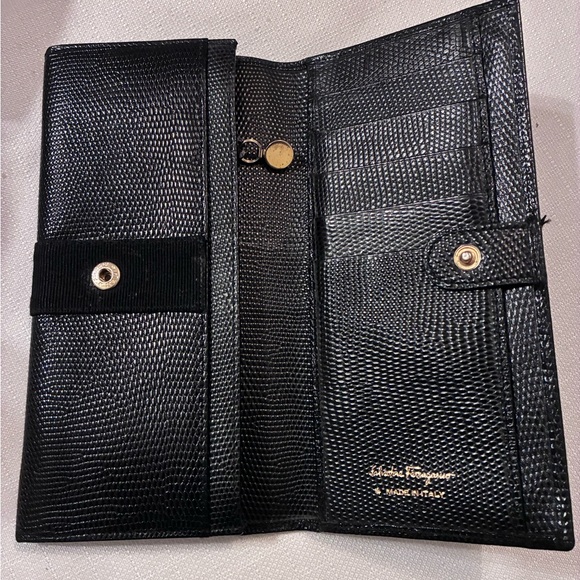 Salvatore Ferragamo Vara Continental Wallet | Vintage - Picture 5 of 10